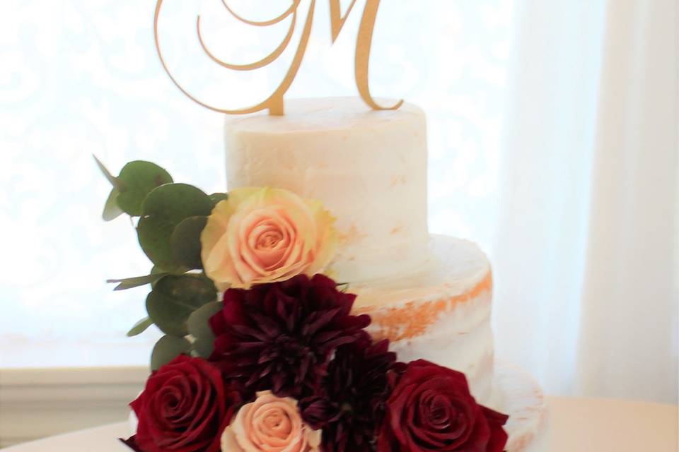 Rose decorated cake