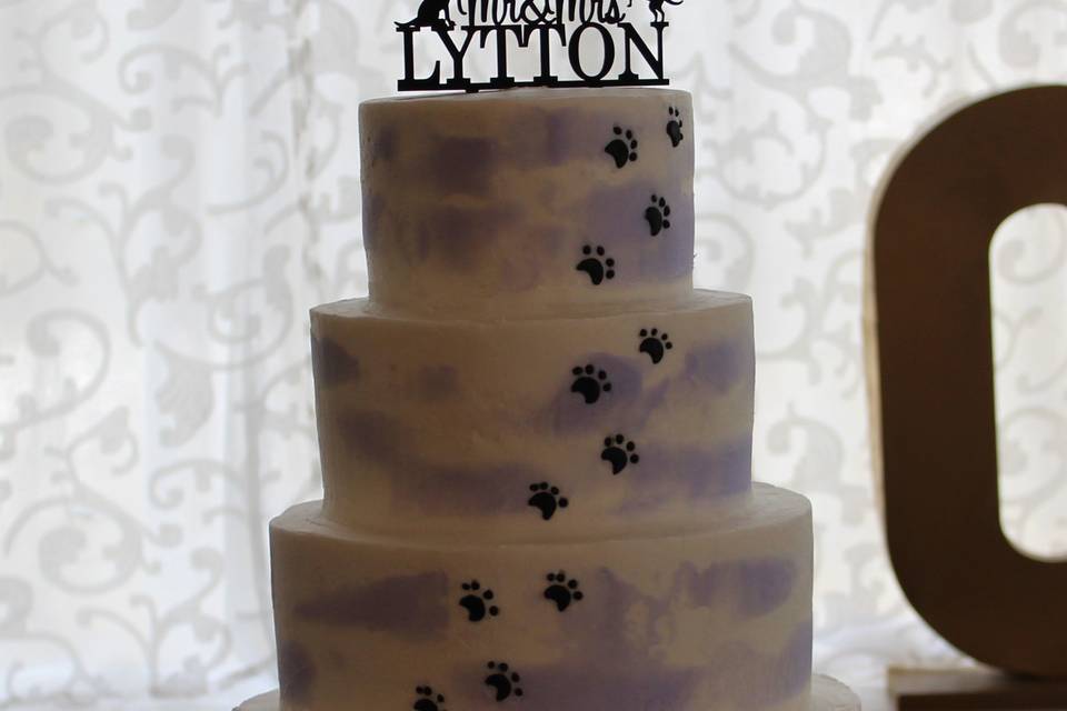 Patterned cake