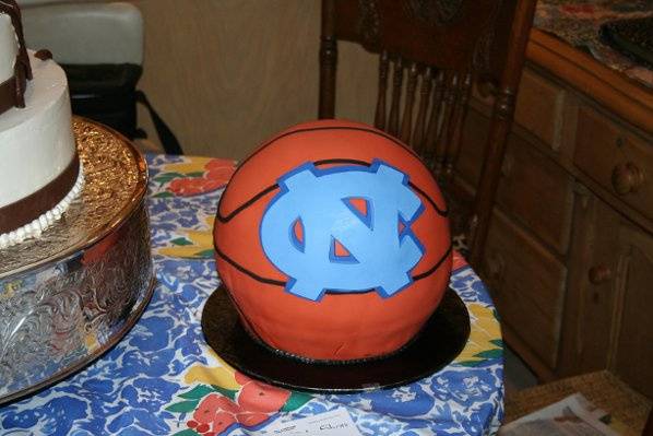 Basketball cake