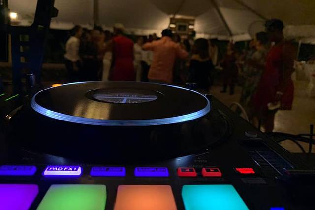 DJ DECKS