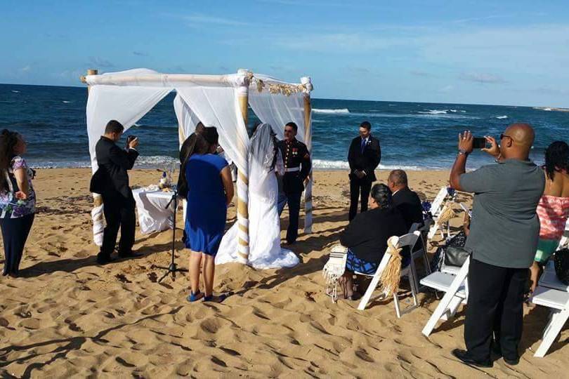 BEACH WEDDING