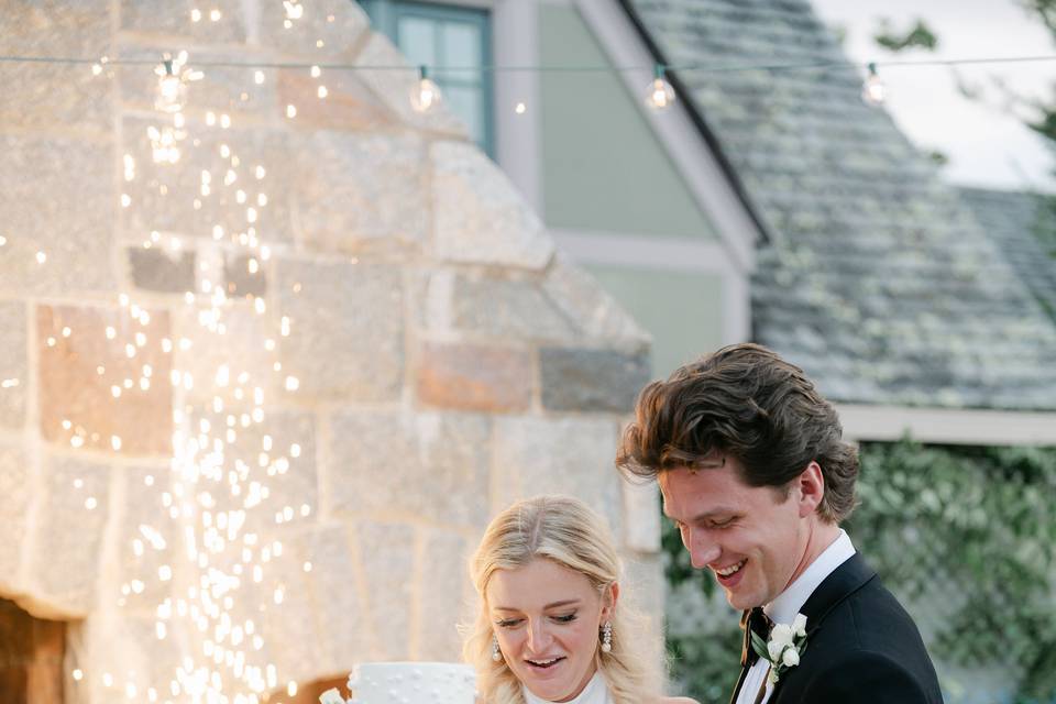 Couple Cake Cutting
