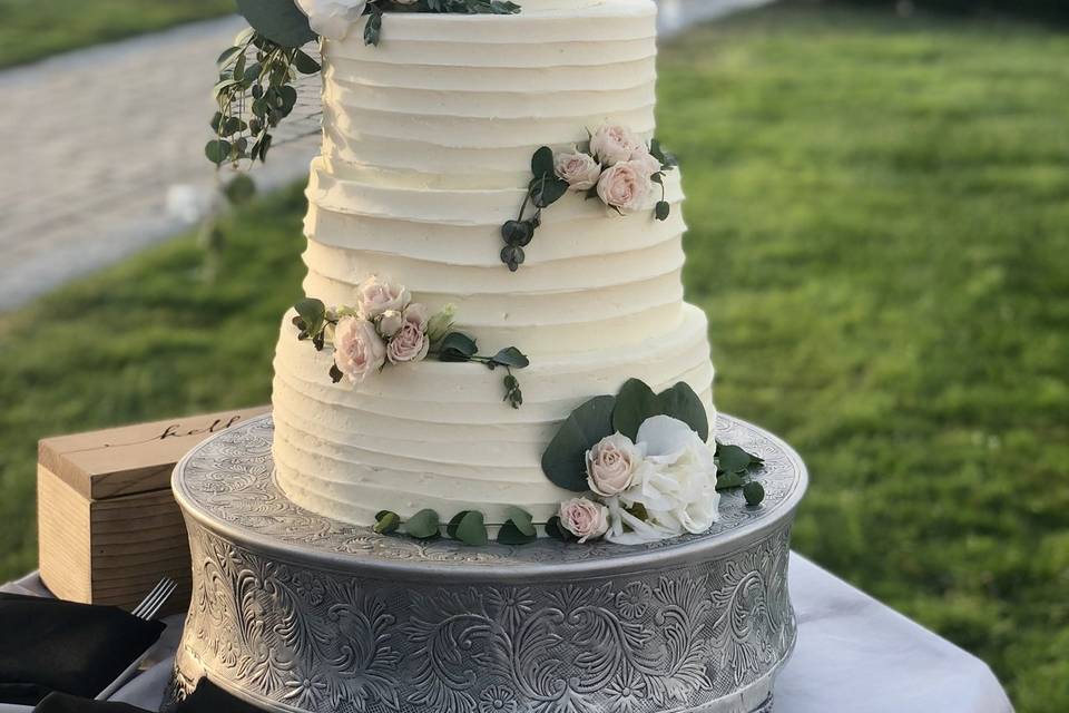 Bar Harbor Club Wedding Cake