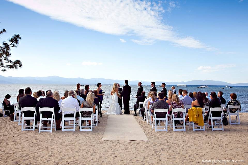Beach front weddings with breataking views!
