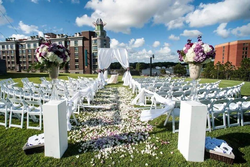 Aisle with petals