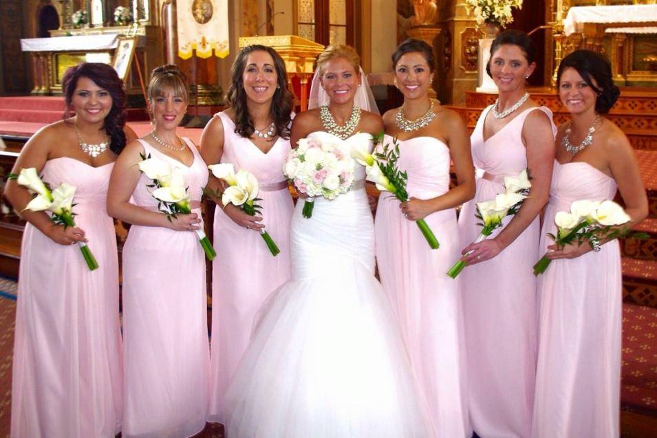 Bride and her bridemaids