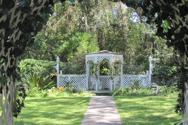 Exterior view of the OakBrook Wedding Garden and Chapel