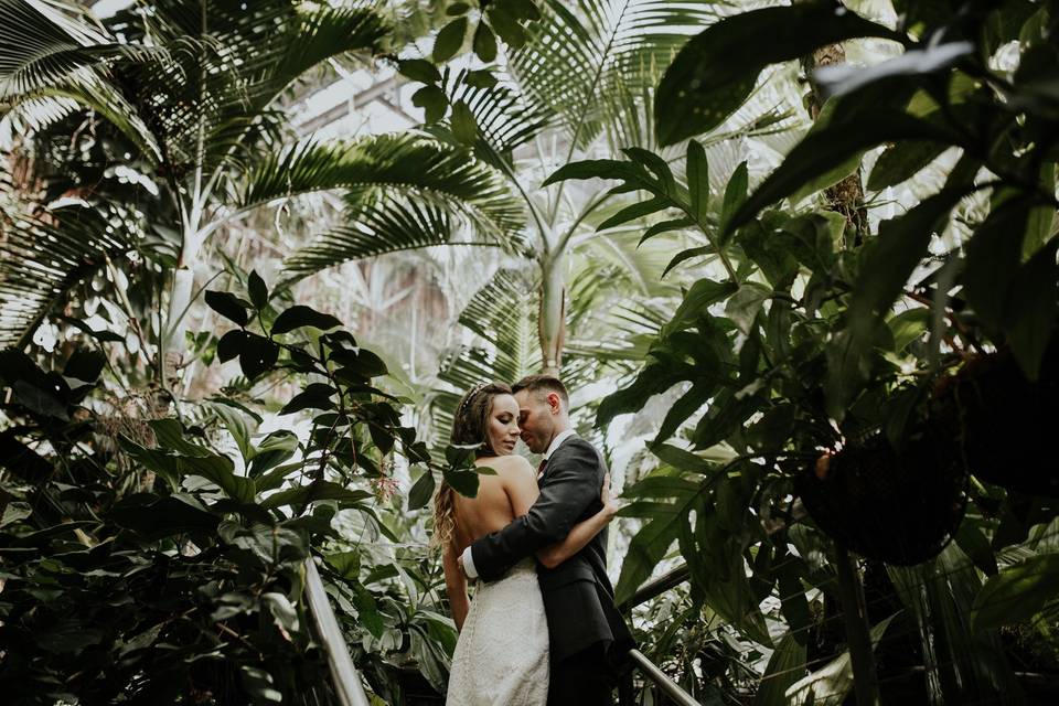 Embracing in the foliage