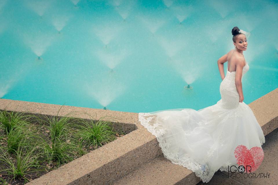 Bridal session at Fort Worth Water Gardens