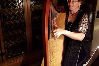Harpist-Miriam Shilling