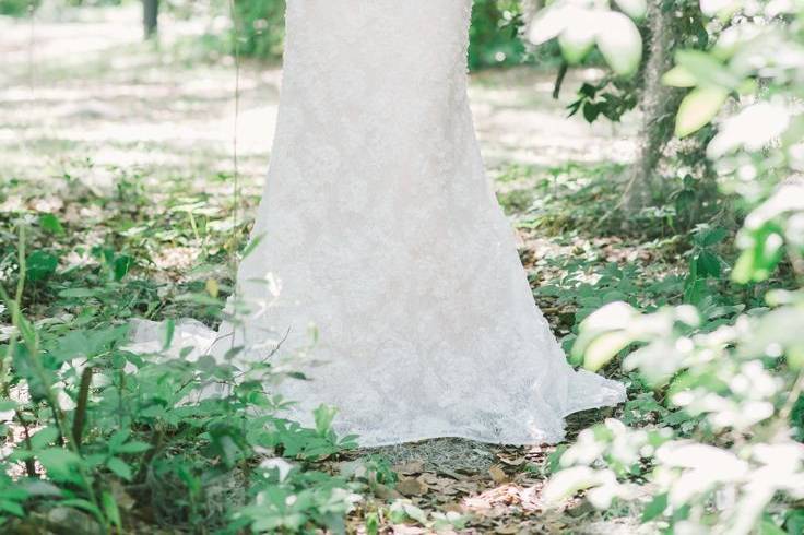 Simply elegant wedding dress