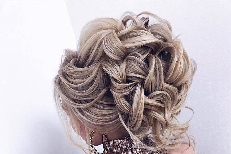 Medium updo