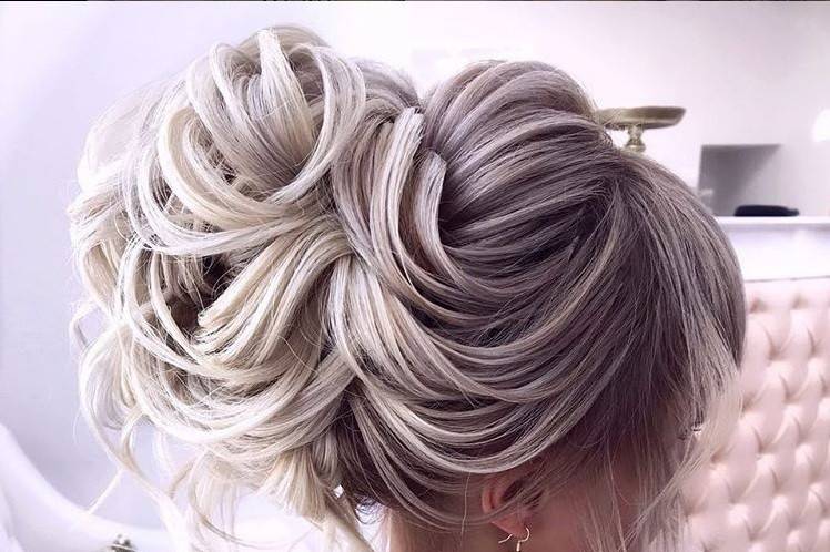 Medium updo