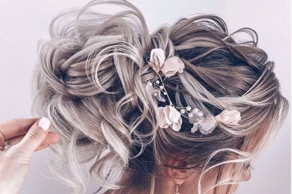 Floral hairstyle