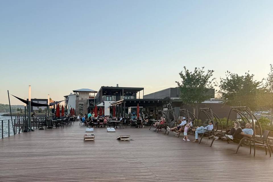 Lakeside Terrace
