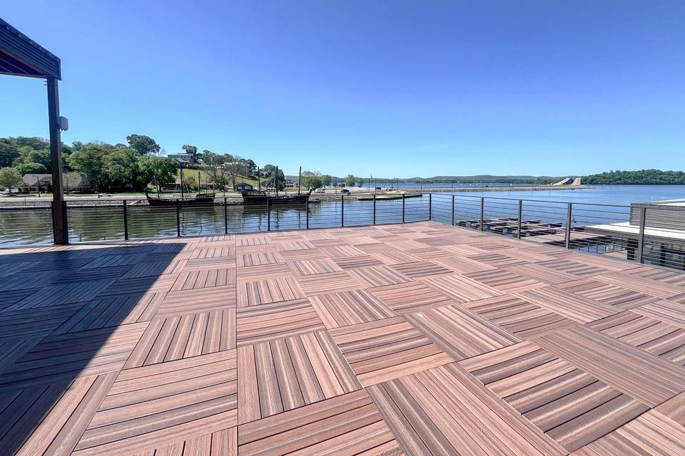 Lakeside Terrace
