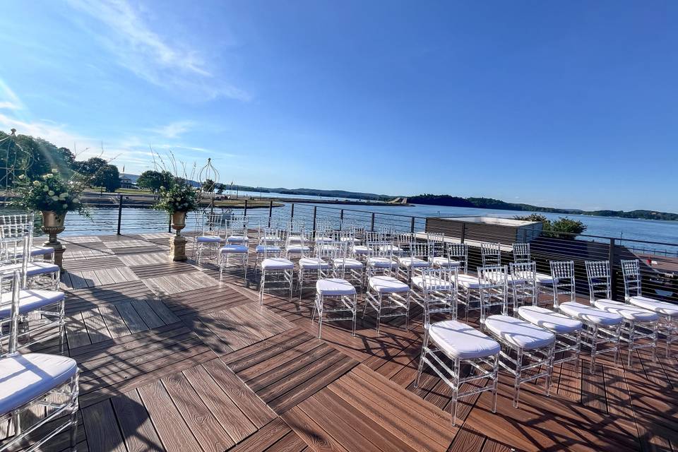 Lakeside Terrace