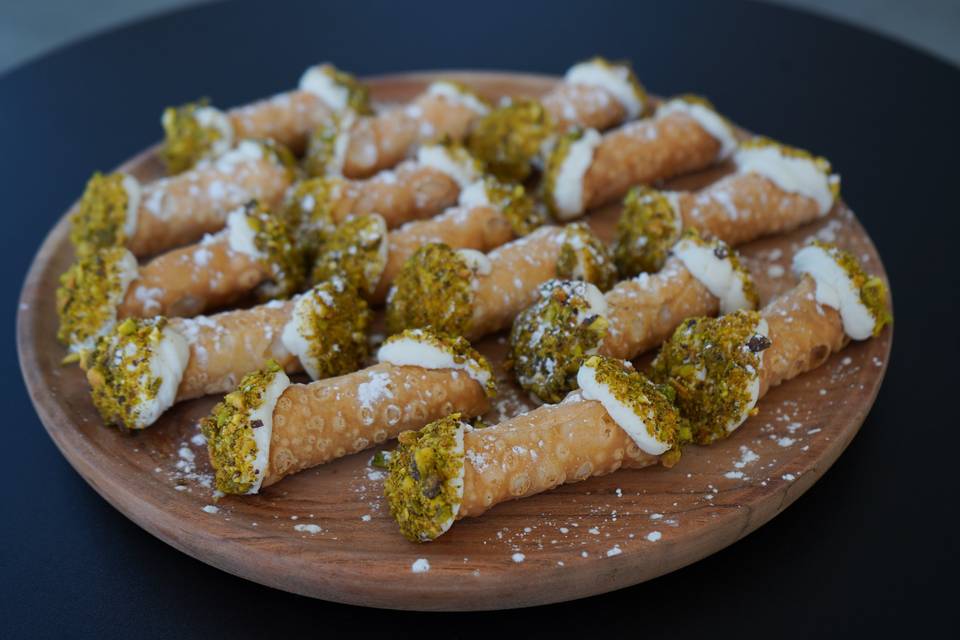 Mini Pistachio Cannoli