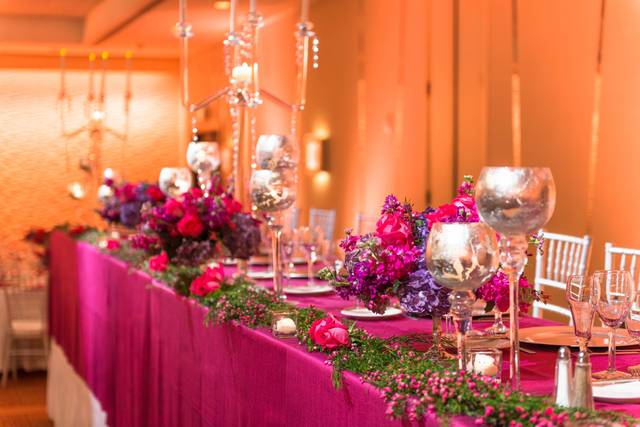 Head table arrangement