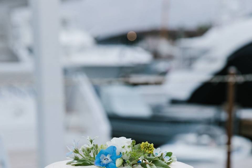 Cutting Cake