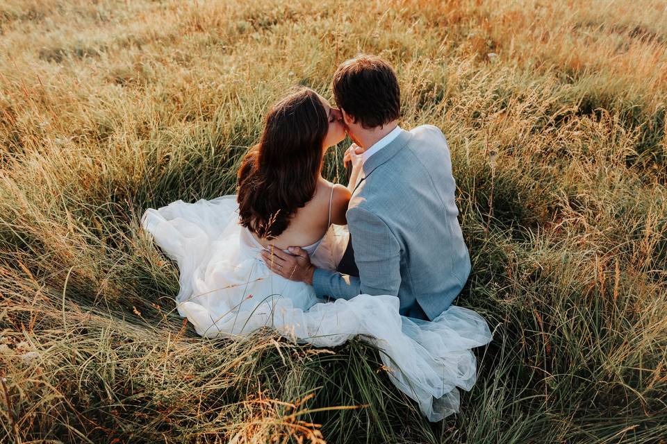 Kissing Couple in Oregon