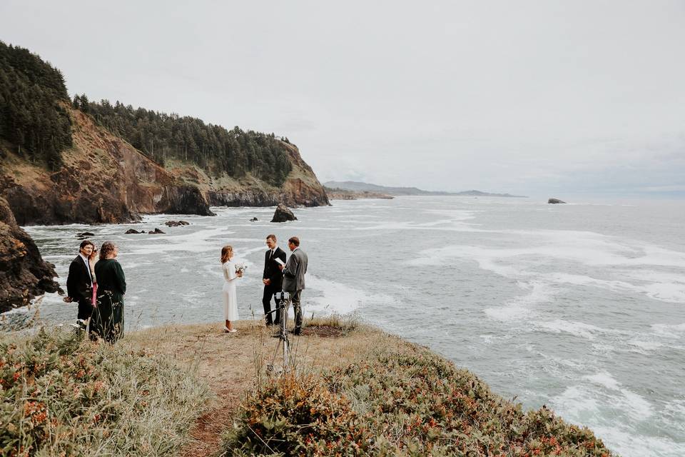 Wedding by the Sea in Oregon