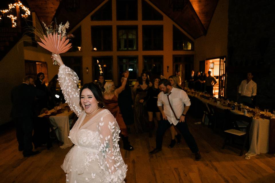 Bouquet toss