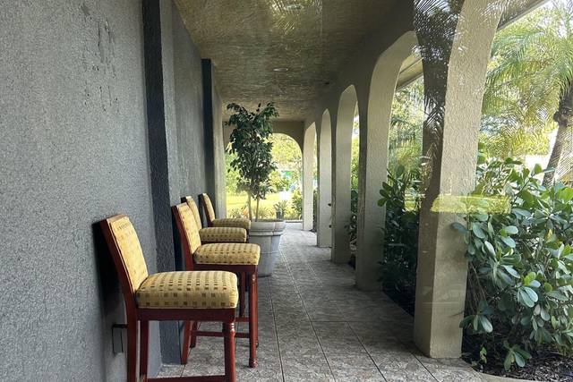 Beautiful wide entrance