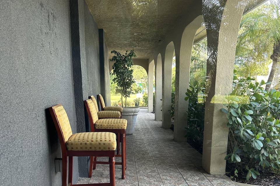 Beautiful wide entrance