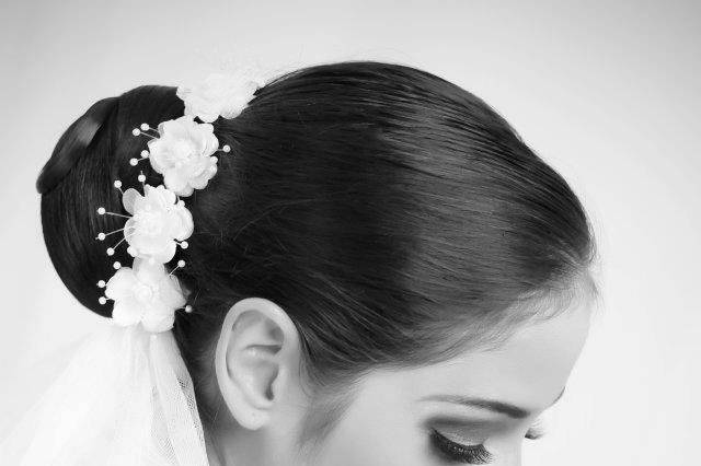 MAKE-UP BY ROWENA
