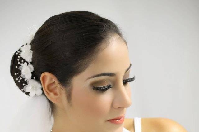 MAKE-UP BY ROWENA
