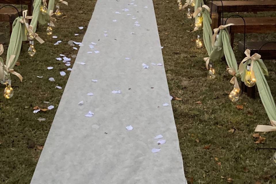 Outdoor romantic aisle