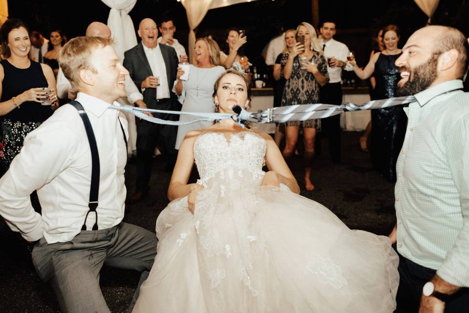 The bride can Limbo!