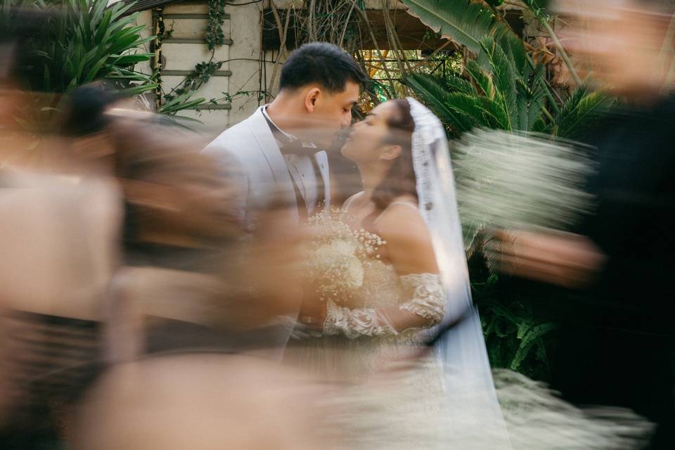 02-couple-slow-shutter.jpg