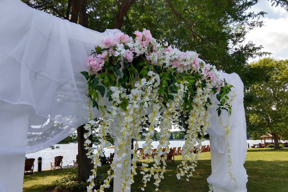 Floral arch decor