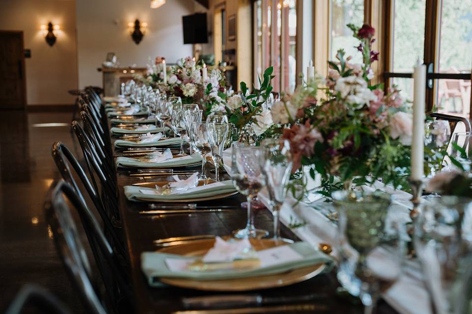 Farm table setting