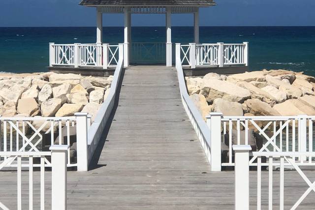 Boardwalk aisle
