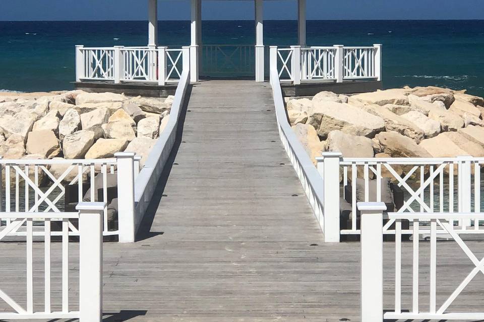 Boardwalk aisle