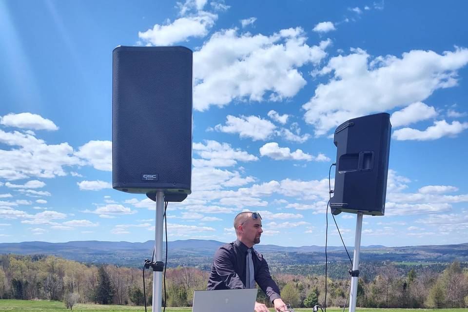 DJ Tommy prepares for ceremony