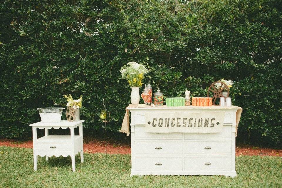 Brooke + Brad's Concessions. Photo by Courtney Lindberg Photography.