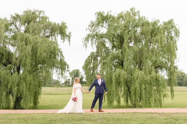 Willow Tree Photo Ops