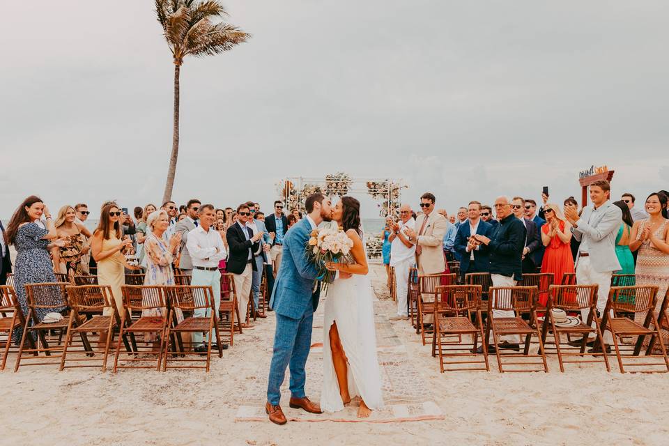 Beach wedding A&P Cancun