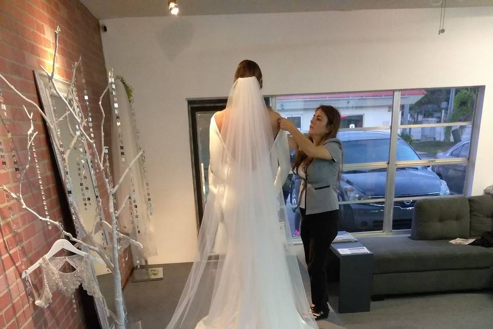 Claudia Giraldo Bridal