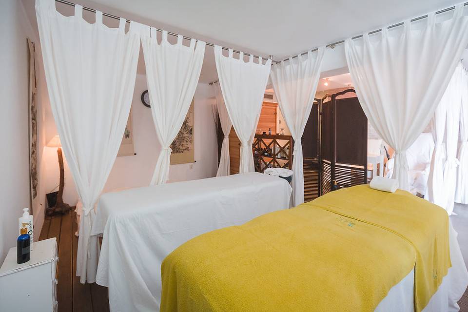 Santorini Zen Spa Couple's massage suite