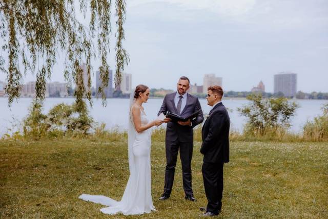 Metro Detroit Officiant