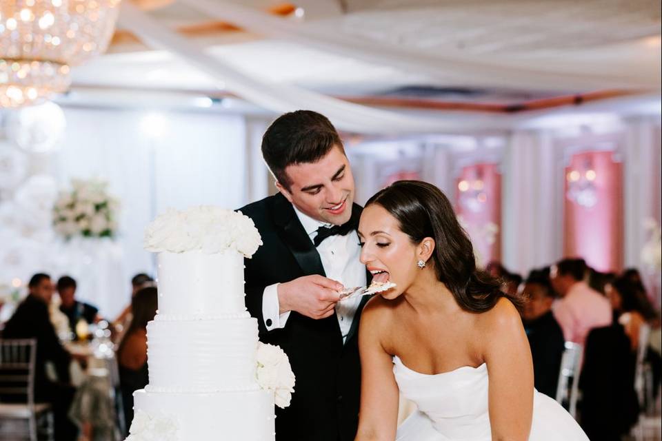 Custom wedding cake design