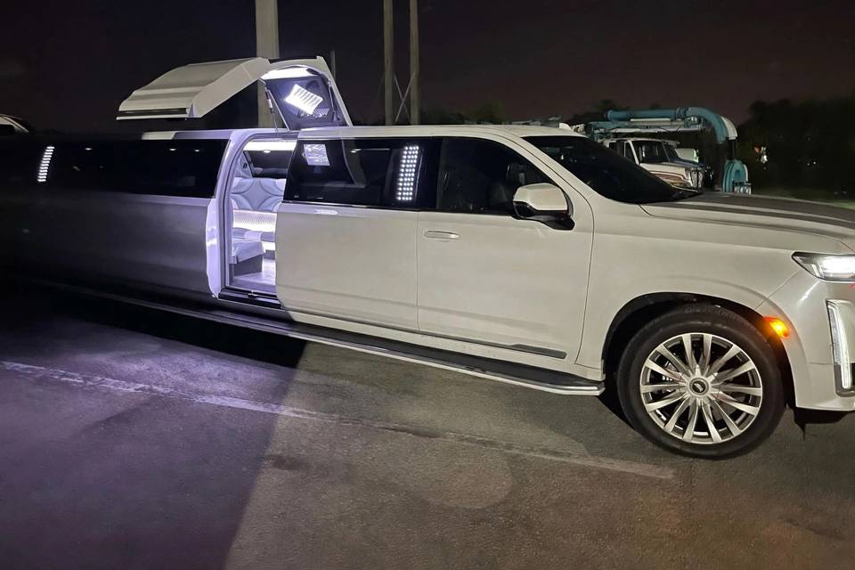white-stretch-limo-night-final.jpg