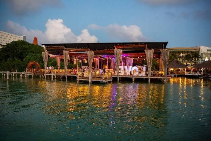 Destination wedding elegance