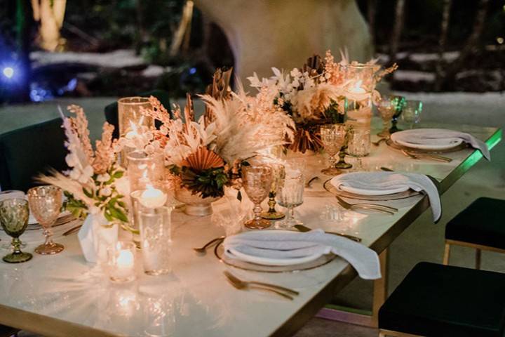 Romantic tablescape