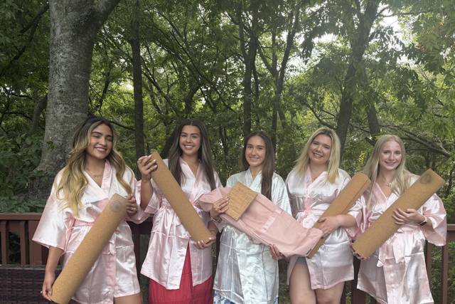 Bridesmaids enjoying a wellnes
